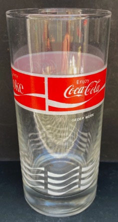 309047-12 € 3,00 coca cola glas rood witte rand  D6 H 13, 5 cm.jpeg